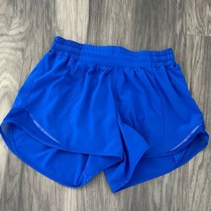 Lululemon hotty hot low rise short 4”